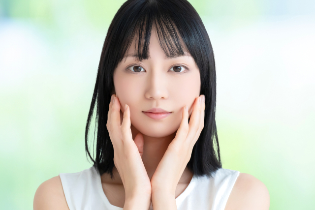 お肌の奥からコラーゲンを呼び覚ます、新世代のピーリング