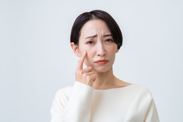 目の周りのたるみ・小じわとは?